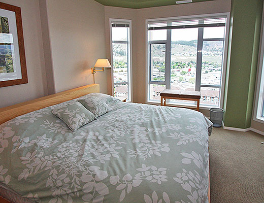 Sunset Waterfront Resort - #1803 - 3 Bdrm + Den - Kelowna (CVH)