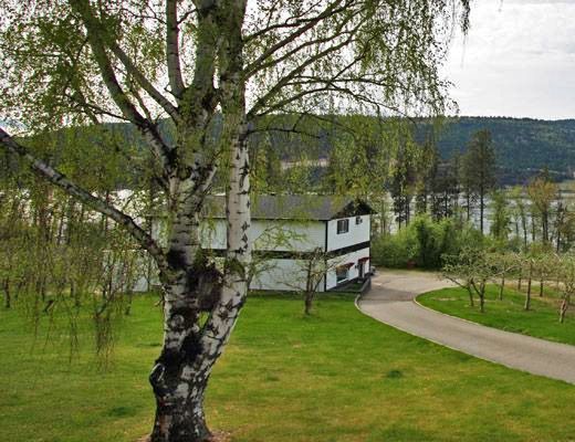 Lakefront Carriage Home - 2 Bdrm - Oyama