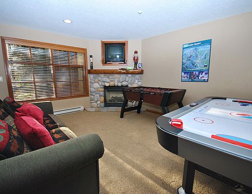 Trails Edge #14 - 4 Bdrm + Den HT - Sun Peaks (TM)