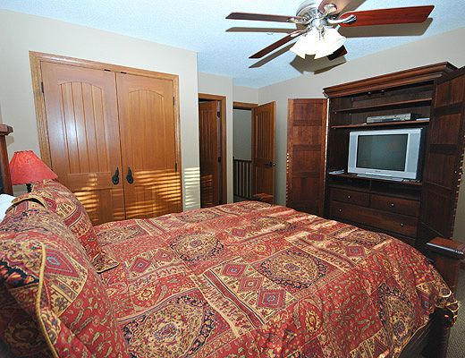 Trails Edge #14 - 4 Bdrm + Den HT - Sun Peaks (TM)