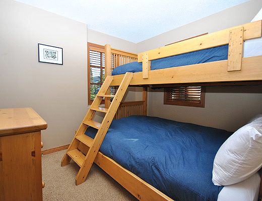 Trails Edge #14 - 4 Bdrm + Den HT - Sun Peaks (TM)