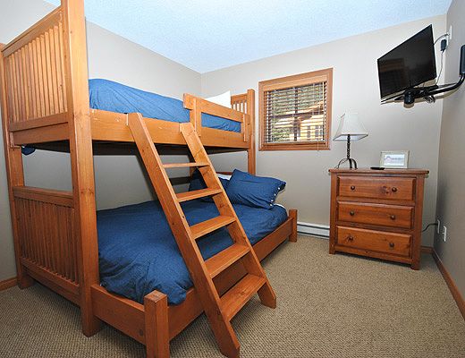 Trails Edge #14 - 4 Bdrm + Den HT - Sun Peaks (TM)