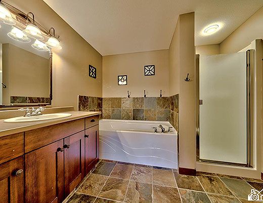 Stone's Throw #12 - 2 Bdrm HT - Sun Peaks
