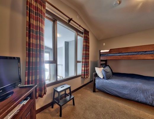 Stone's Throw #56 - 2 Bdrm + Loft HT - Sun Peaks