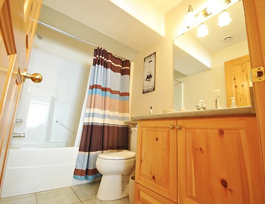 Snow Creek Village #17 - 1 Bdrm - Sun Peaks (TM)