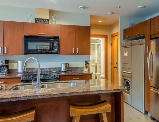 Kookaburra Lodge #303 - 2 Bdrm HT - Sun Peaks