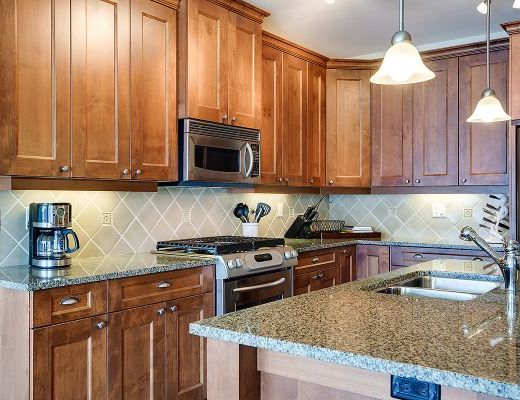 Barona Beach Lakefront Resort #7202 Boat lift - 3 Bdrm - West Kelowna (CVH)