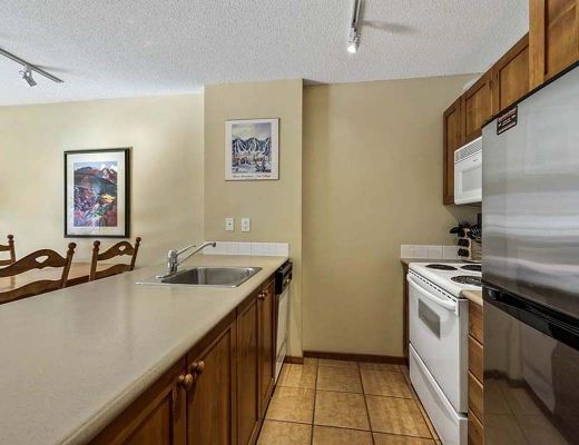 Fireside Lodge #318 - 1 Bdrm - Sun Peaks (TM)