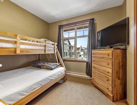 Settlers Crossing #12 - 3 Bdrm - Sun Peaks (TM)