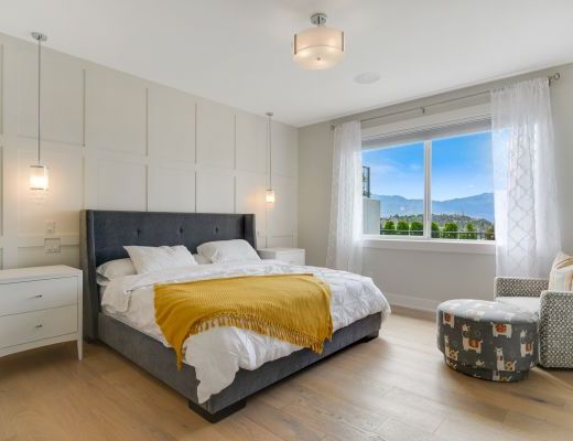 The Lakehouse - 4 Bdrm w/ Heated Pool HT - West Kelowna