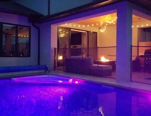 The Lakehouse - 4 Bdrm w/ Heated Pool HT - West Kelowna