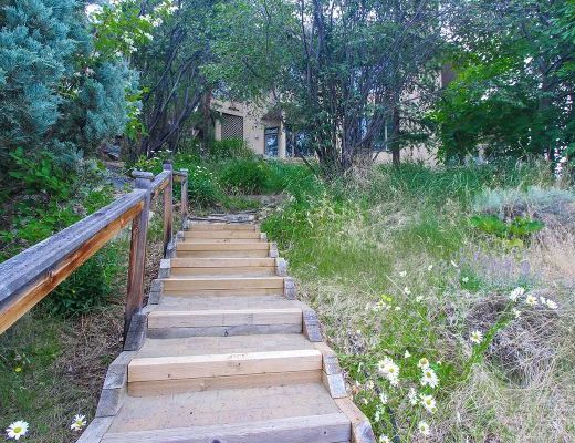 Majestic Waterfront - 5 Bdrm - Kelowna