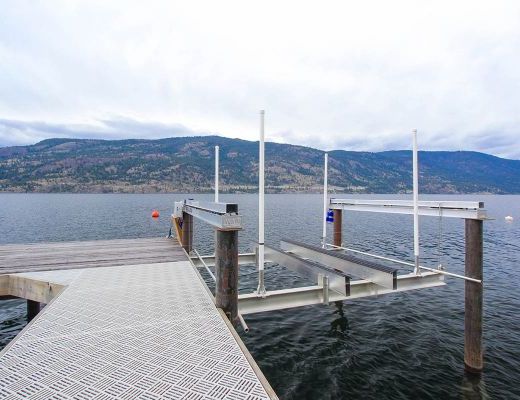 Majestic Waterfront - 5 Bdrm - Kelowna