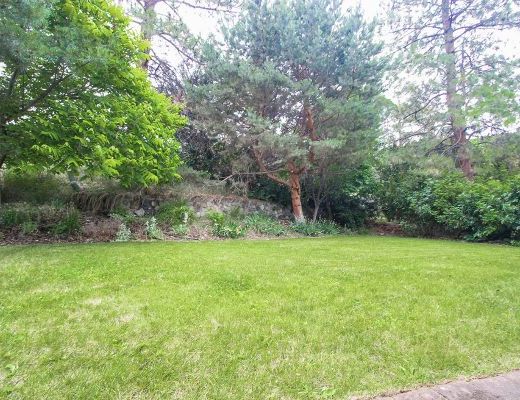 Majestic Waterfront - 5 Bdrm - Kelowna