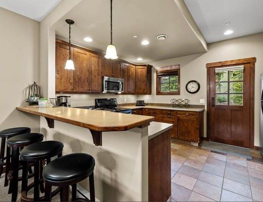Trapper's Landing #12 - 2 Bdrm + Den HT - Sun Peaks (TM)