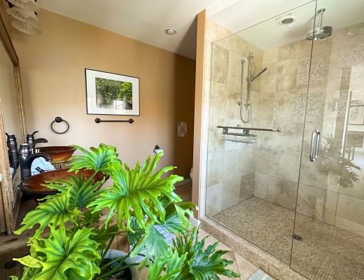 Okanagan Landing Family Home - 5 Bdrm HT - Vernon