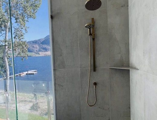Lakeside Estate - 4 Bdrm HT - Osoyoos