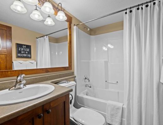 Woodhaven #46 - 2 Bdrm + Den HT - Sun Peaks (TM)