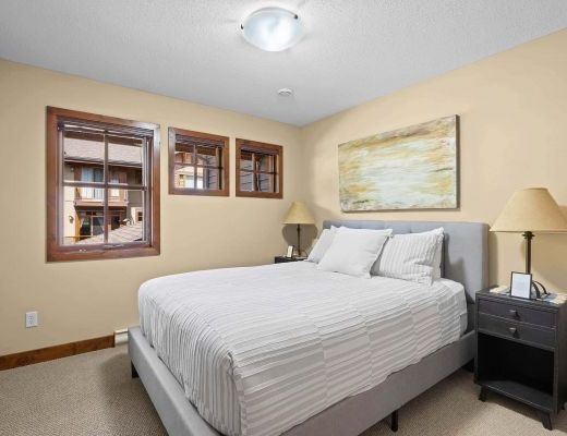 Woodhaven #46 - 2 Bdrm + Den HT - Sun Peaks (TM)