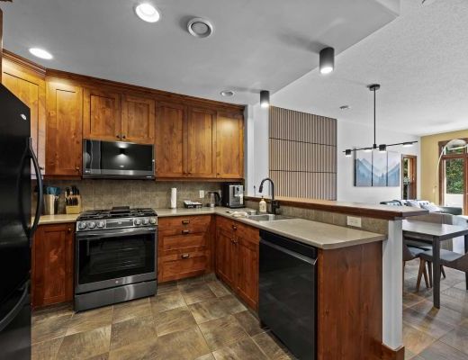 Woodhaven #46 - 2 Bdrm + Den HT - Sun Peaks (TM)