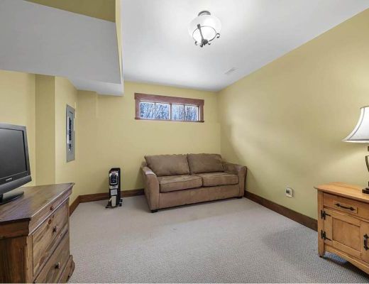 Fairways Drive Twin Oaks - 4 Bdrm HT - Sun Peaks (TM 15)